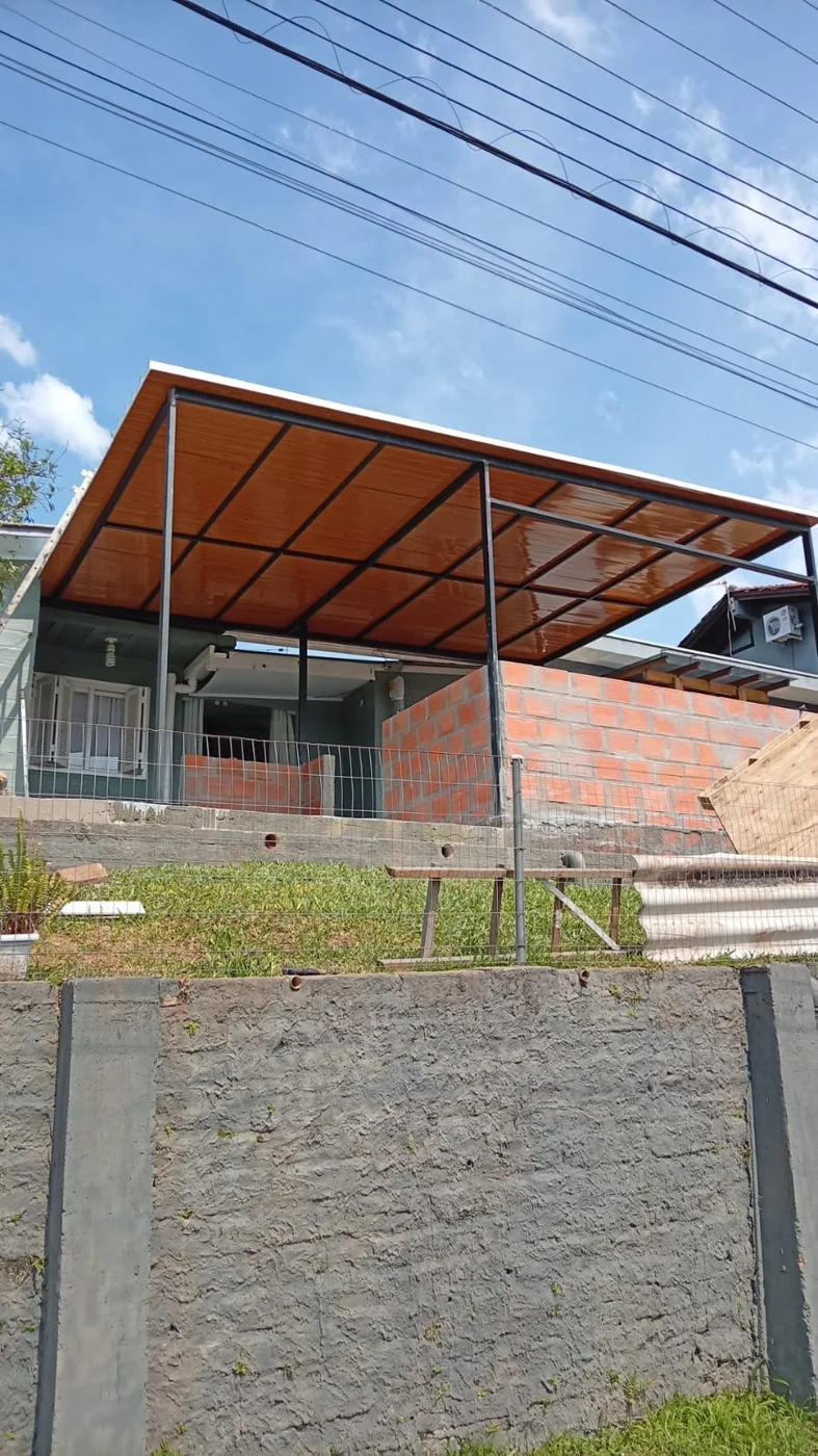 Cobertura metálica · vista frontal realizado pela Serralheria LC